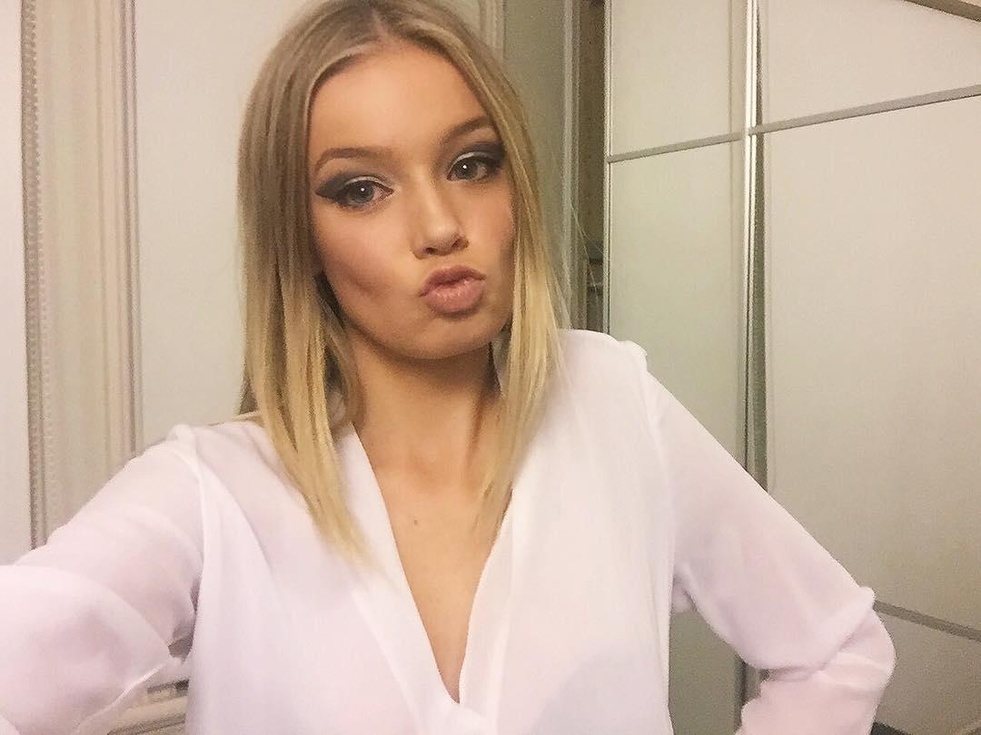 真材实料Ellie Cowell 命里八字生的好