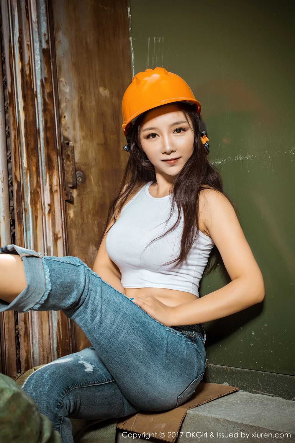 高颜值健身媛美人 真空演绎狂野电工