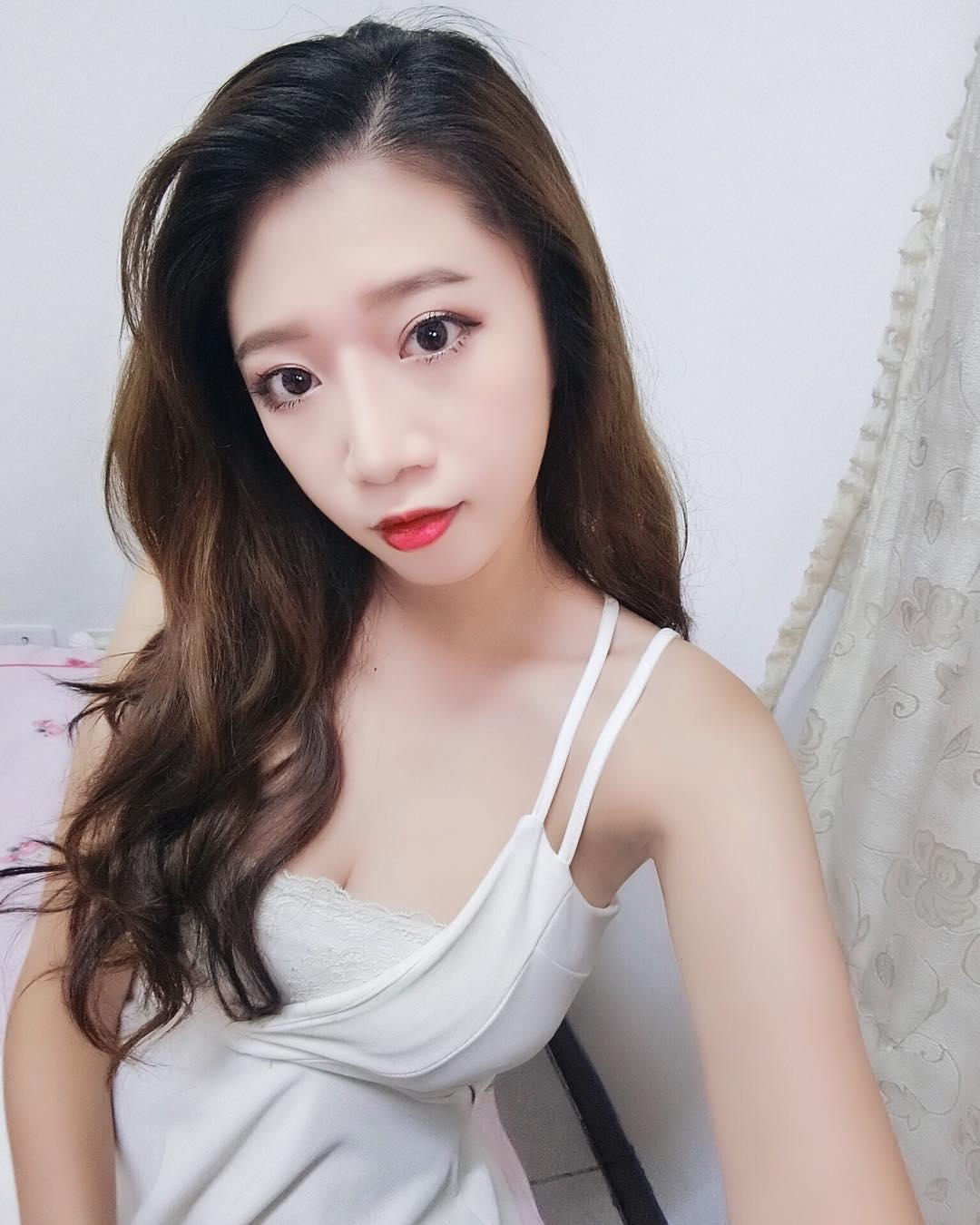 恋爱了！醒吾正妹安婷，沙滩比基尼好诱人