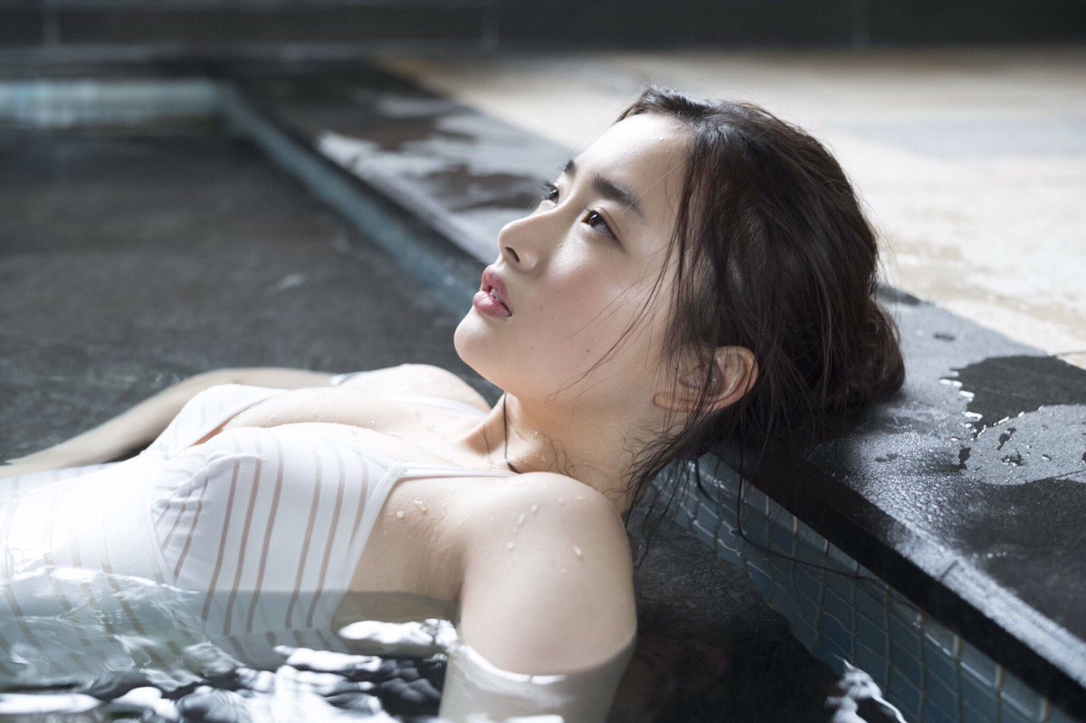 安倍乙- 激似石原里美的美女私房照