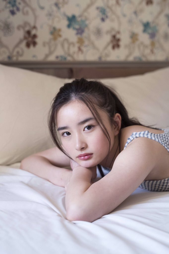 安倍乙- 激似石原里美的美女私房照