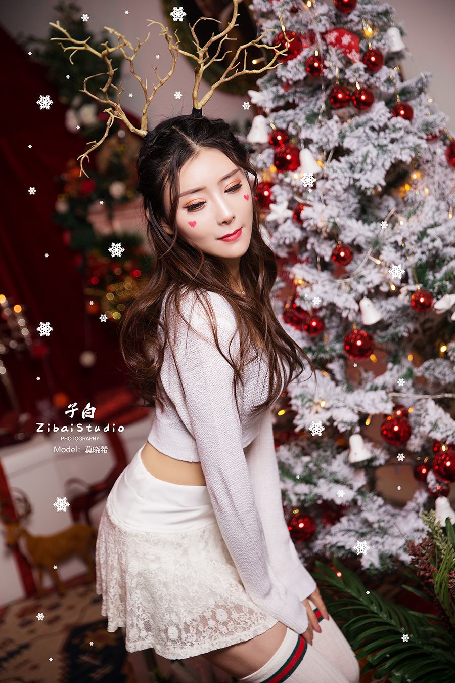 [TouTiao头条女神]高清写真图 2019-12-24 晓希祝圣诞节快乐！