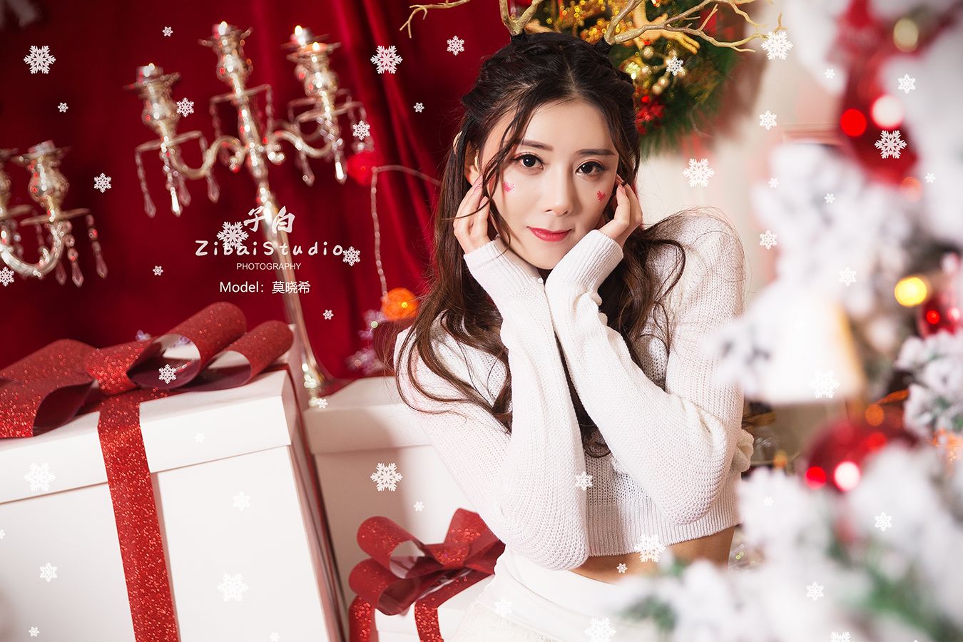 [TouTiao头条女神]高清写真图 2019-12-24 晓希祝圣诞节快乐！