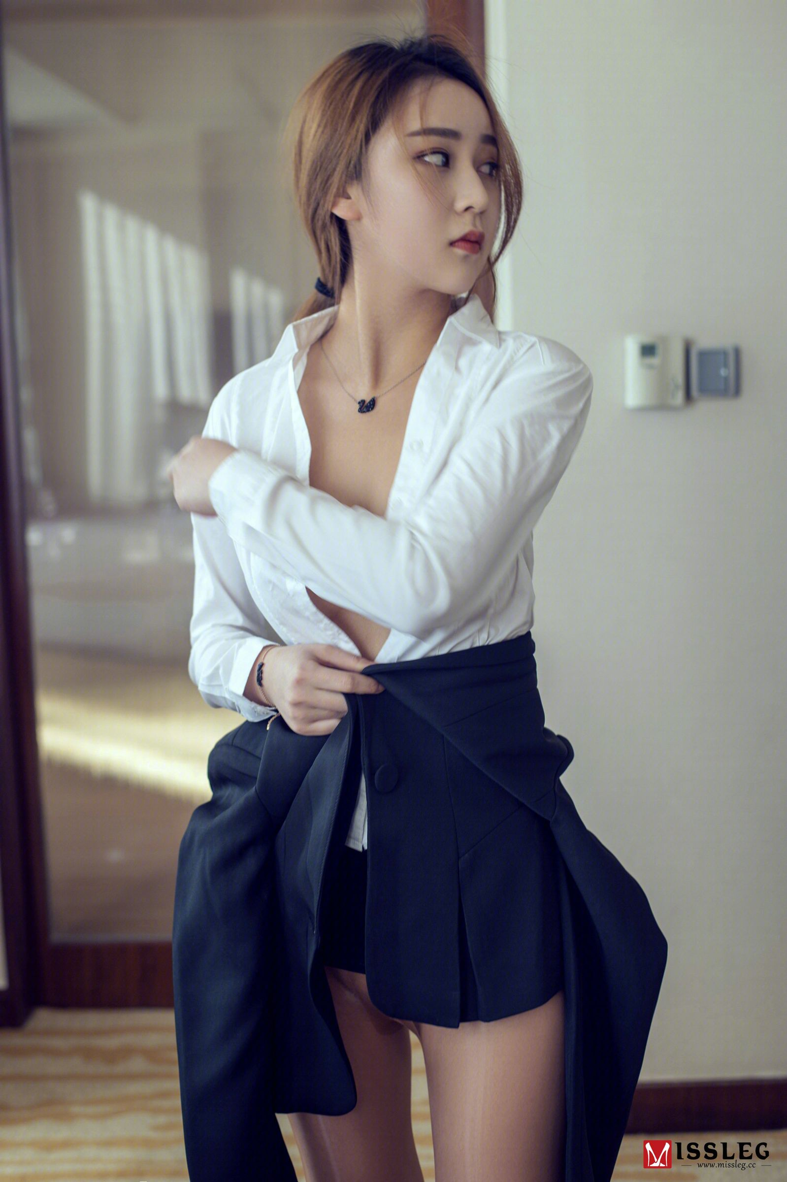 乔依琳- [MISSLEG蜜丝]高清写真图 No.N003