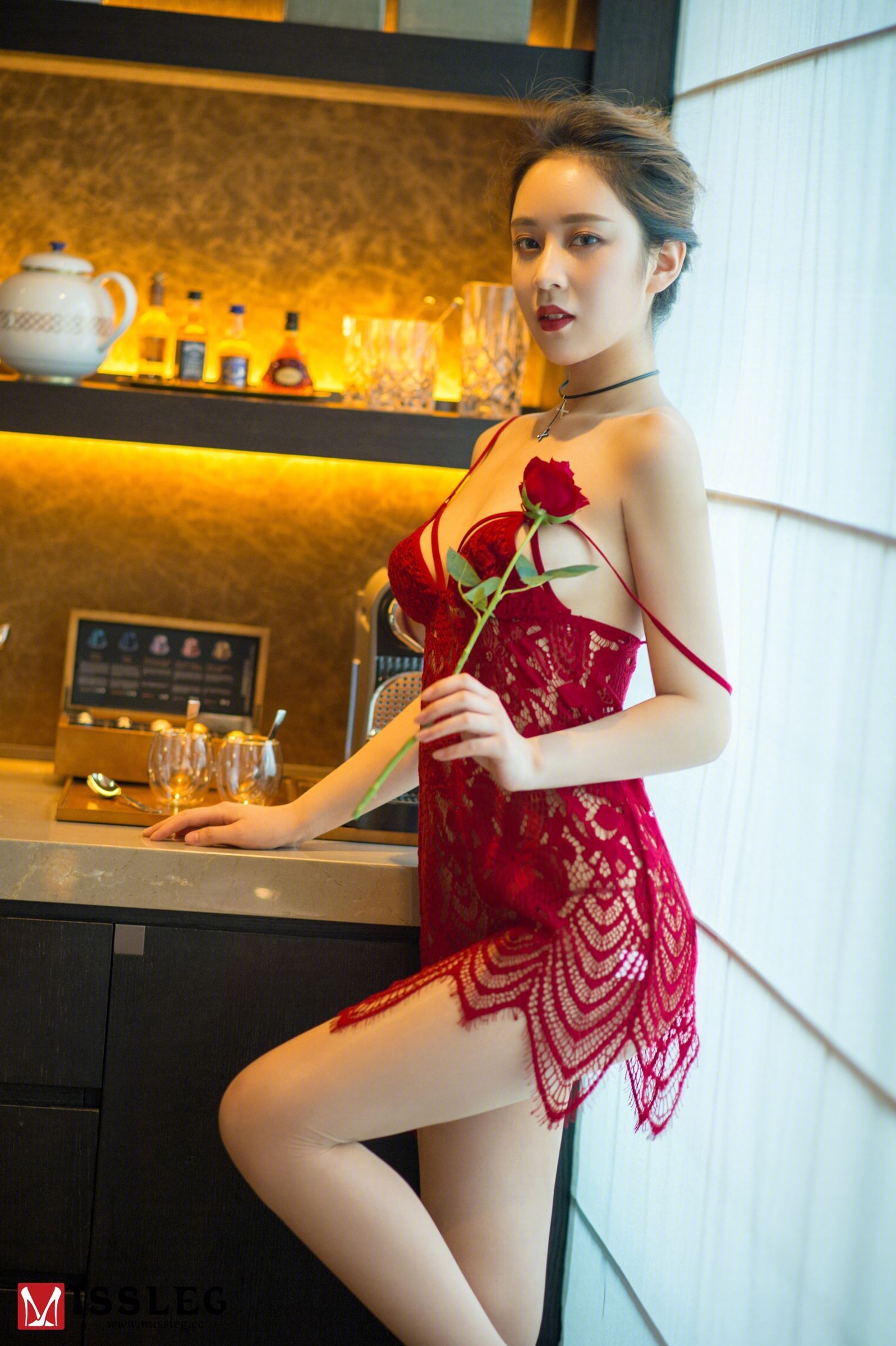 乔依琳- [MISSLEG蜜丝]高清写真图 No.F001