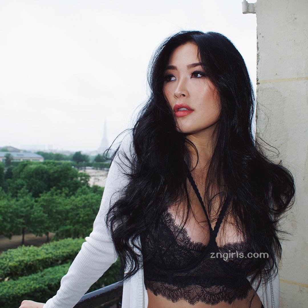 混血就是正！Ana Dari的完美曲线把空姐都比下去了