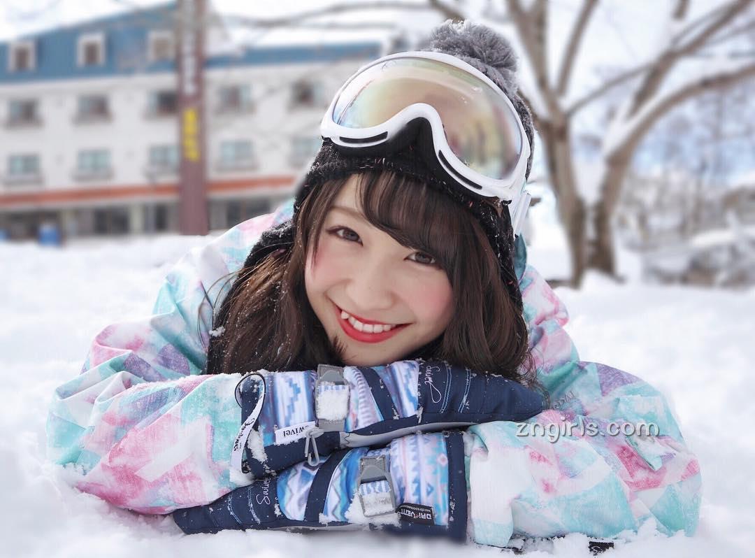 伊藤爱真- 日本八重齿美少女私房照