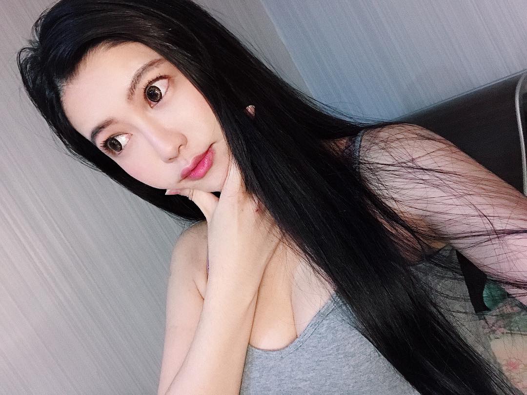 甜美小宅女杨吉儿 平常不出门在家自拍