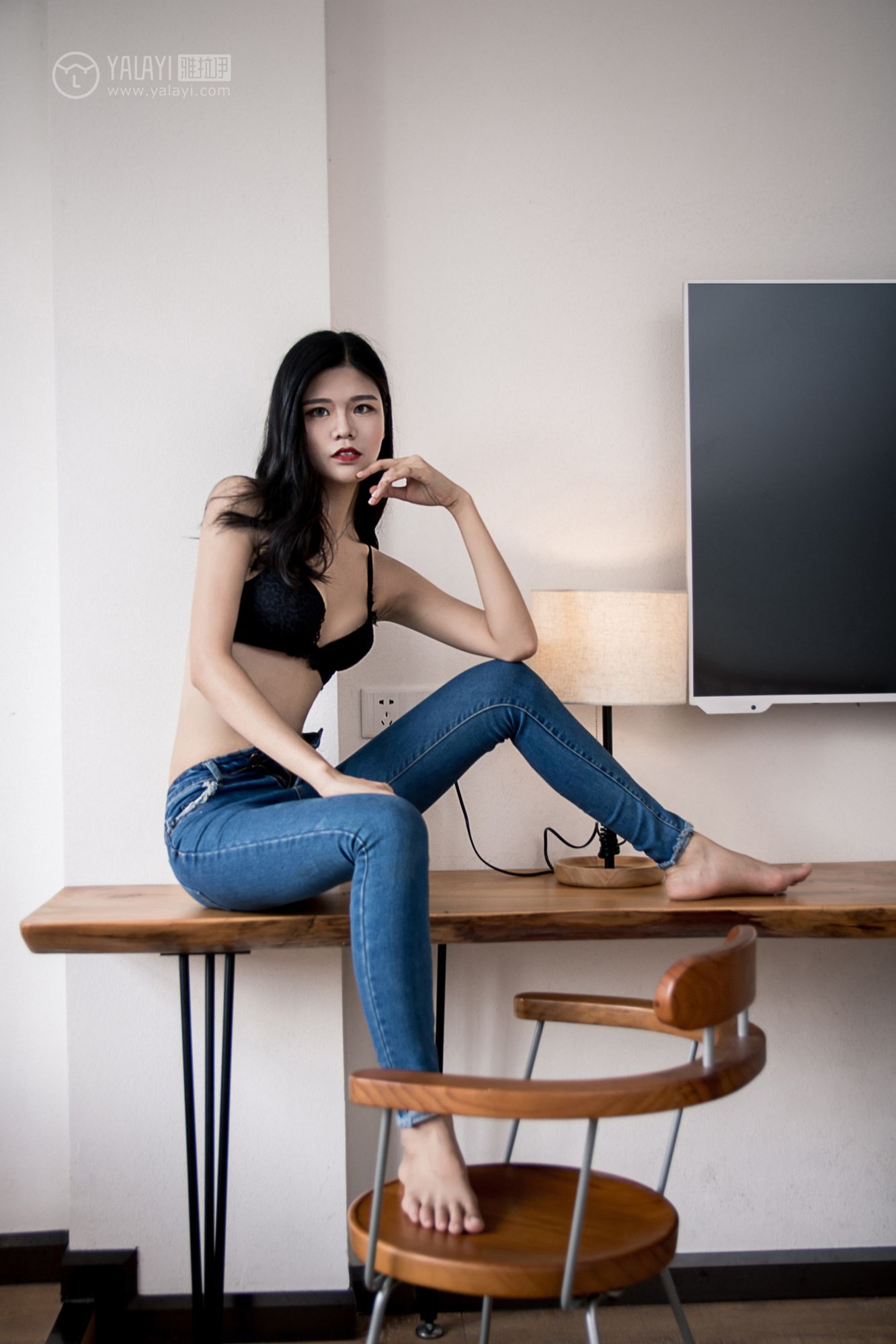 [YALAYI雅拉伊]高清写真图 2019.02.11 No.095 窥视 小灰