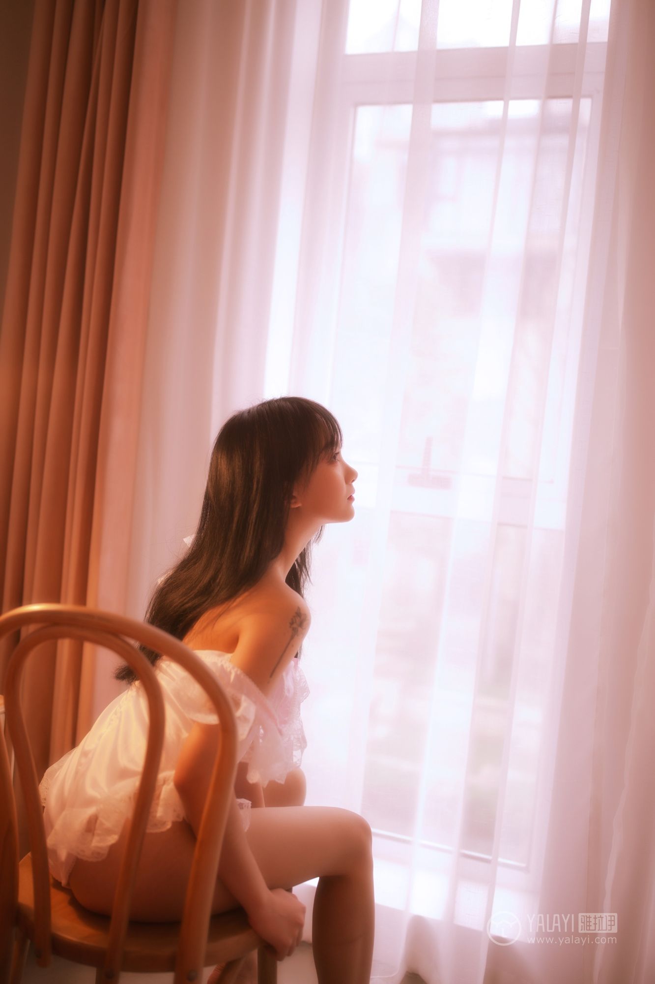 [YALAYI雅拉伊]高清写真图 2019.01.04 No.160 薄紗少女 夏夏