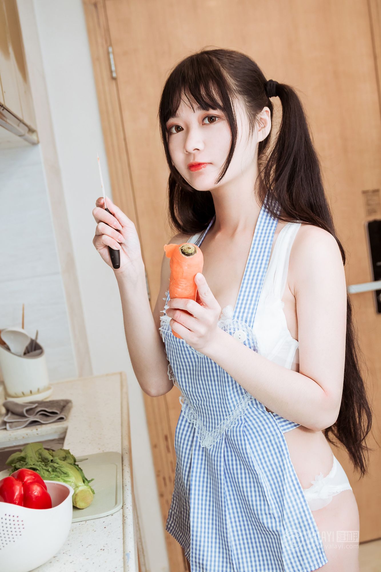 [YALAYI雅拉伊]高清写真图 2019.03.06 No.204 美味厨娘 小琉