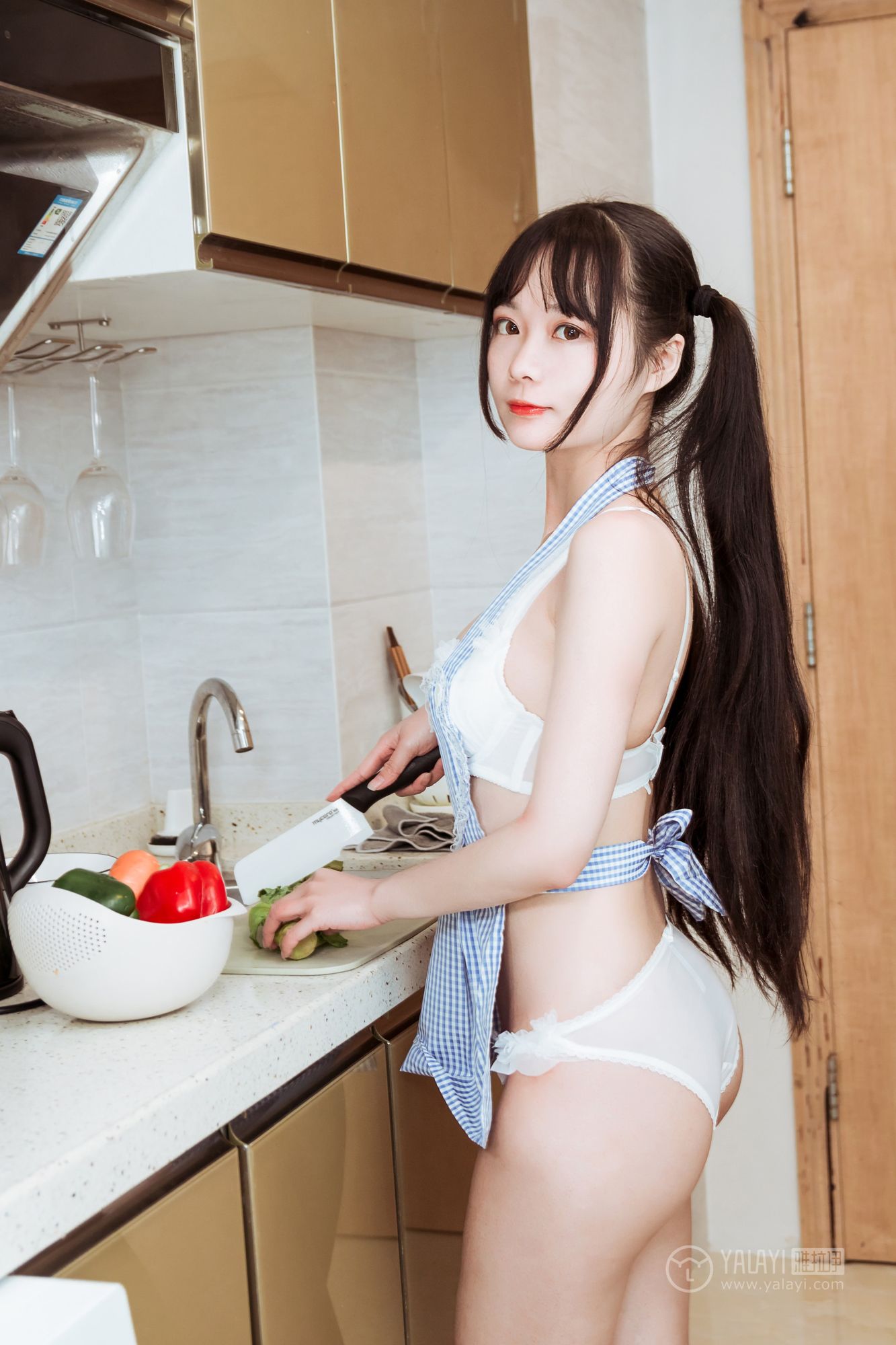 [YALAYI雅拉伊]高清写真图 2019.03.06 No.204 美味厨娘 小琉