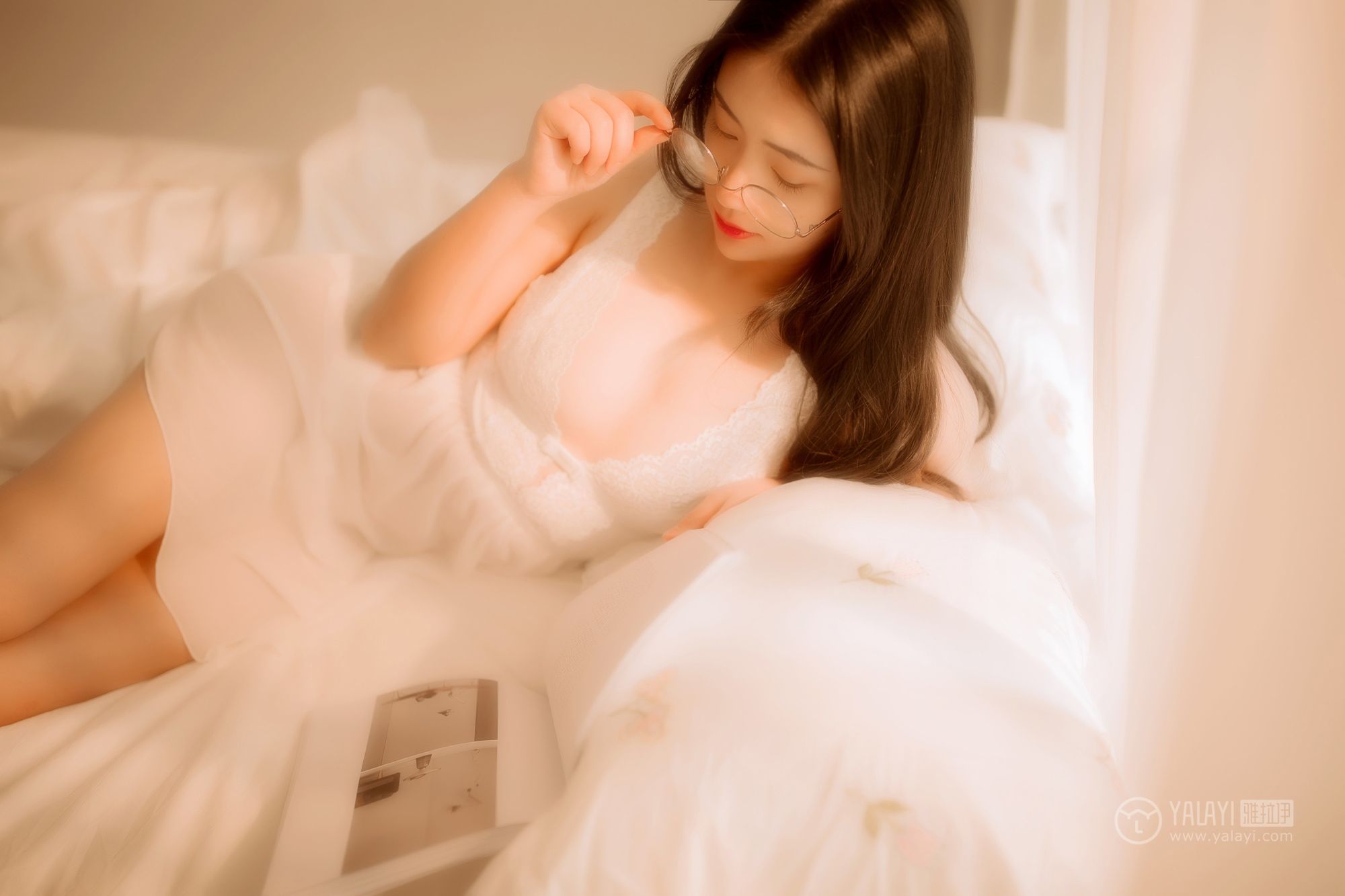 [YALAYI雅拉伊]高清写真图 2019.03.11 No.208 闺房 水月沙子