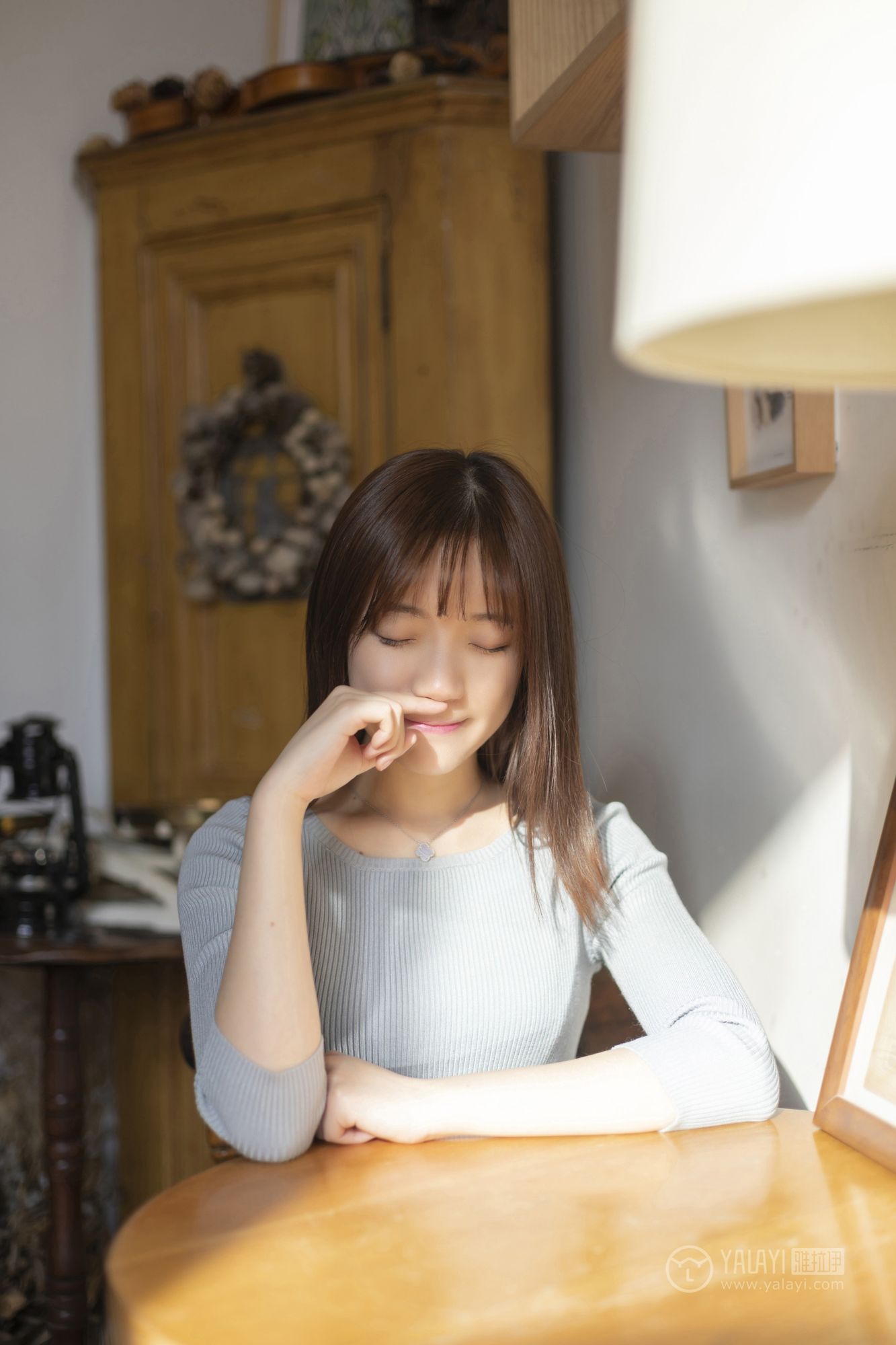 [YALAYI雅拉伊]高清写真图 2019.04.19 No.249 看着你玩 刘开心