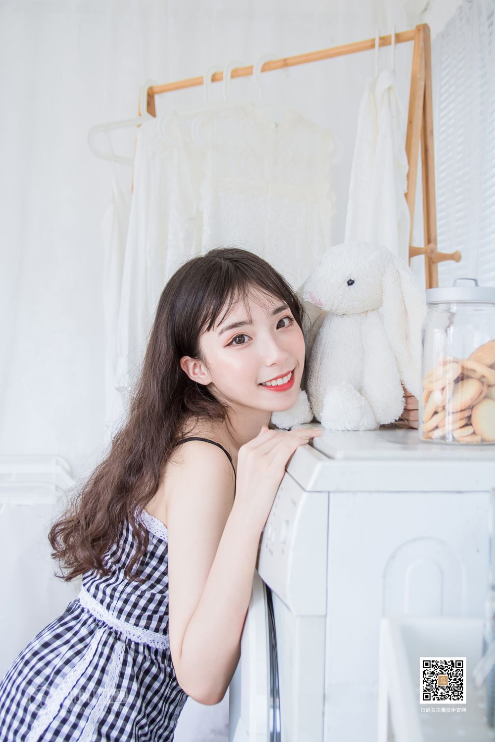[YALAYI雅拉伊]高清写真图 2019.08.14 No.369 一双白袜子 阿橙