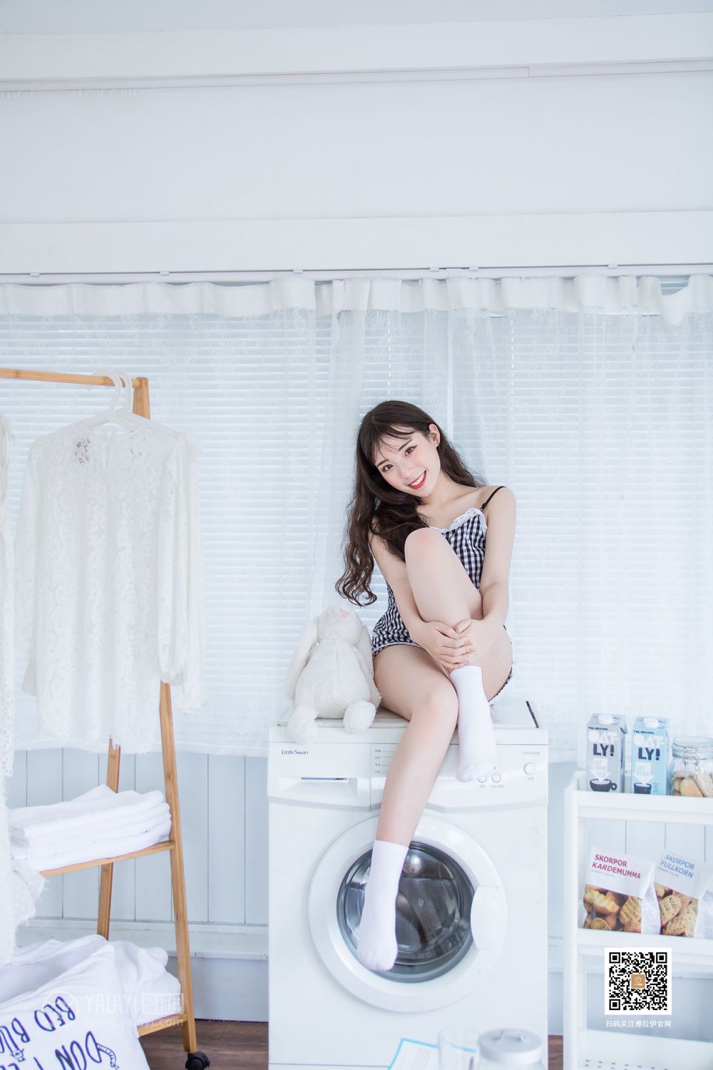 [YALAYI雅拉伊]高清写真图 2019.08.14 No.369 一双白袜子 阿橙