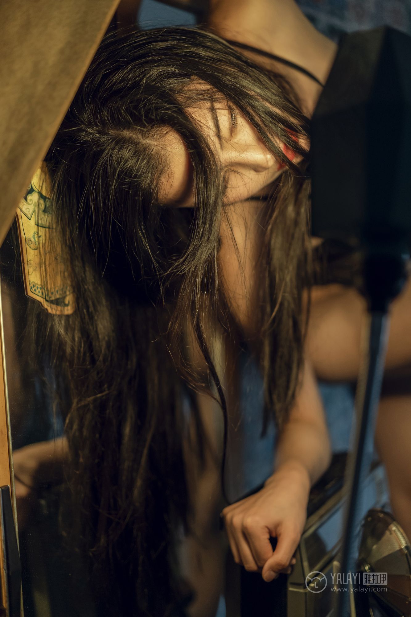 [YALAYI雅拉伊]高清写真图 2019.06.07 No.302 挣扎中自我救赎 小竹