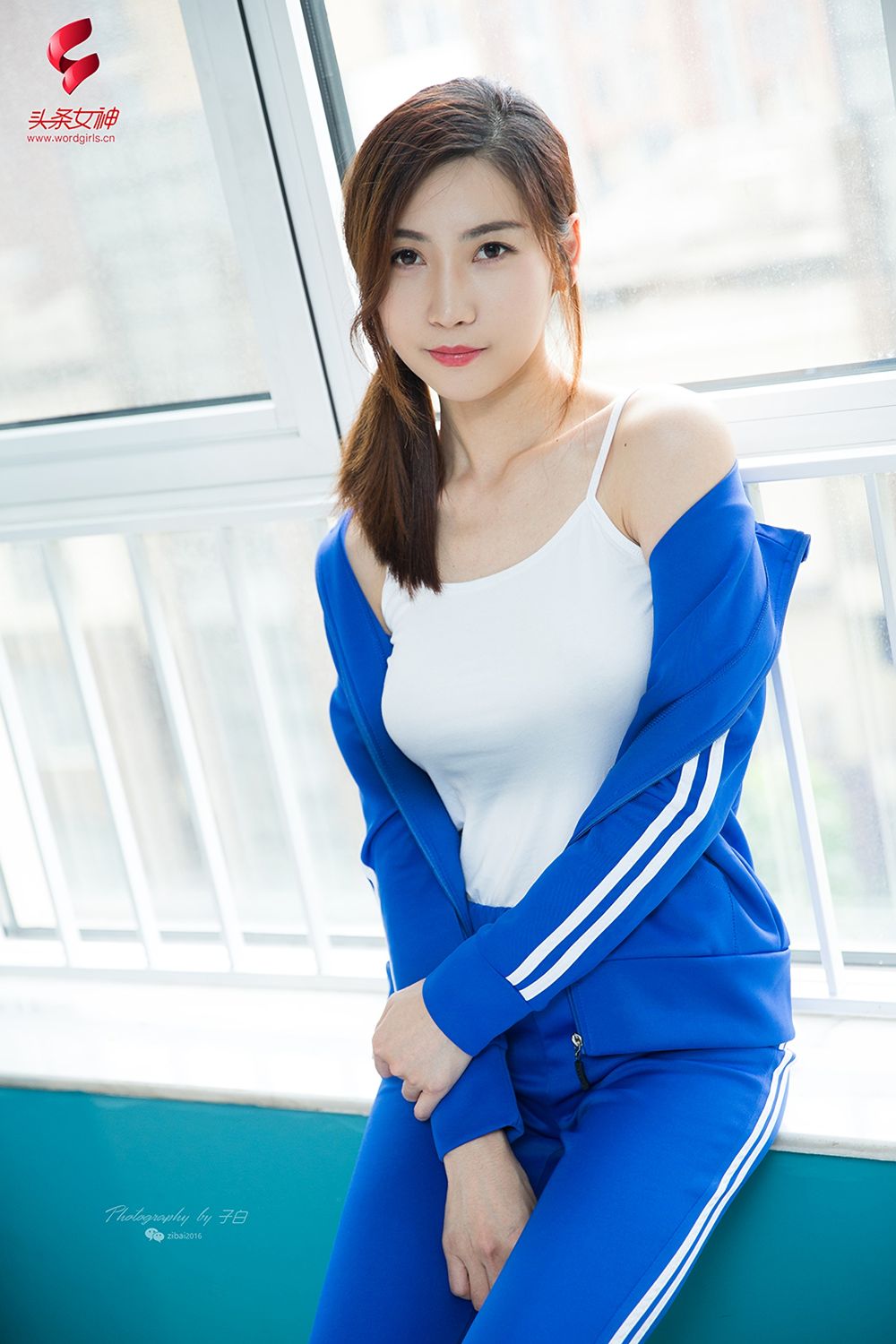 [TouTiao头条女神]高清写真图 2019.08.12 校园的早晨 舒文