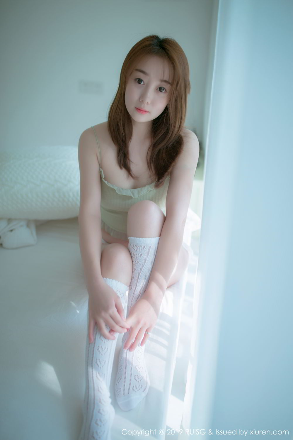 [RUISG]高清写真图 2019.09.02 VOL.080 风衣月Lucy