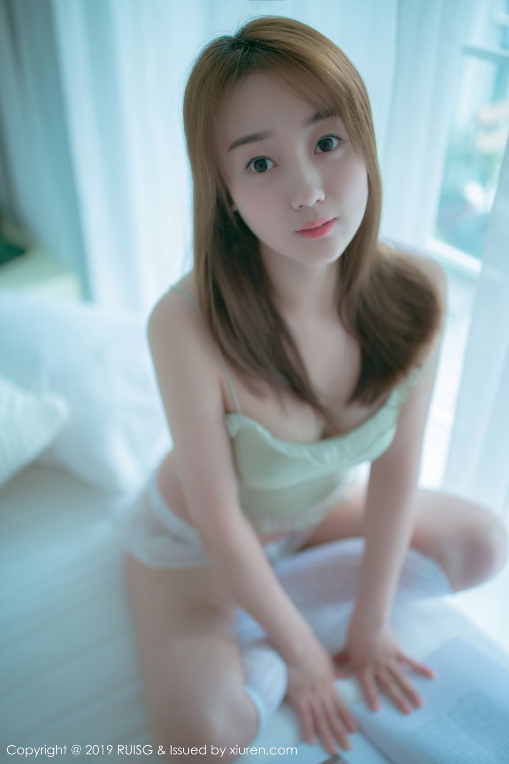 [RUISG]高清写真图 2019.09.02 VOL.080 风衣月Lucy