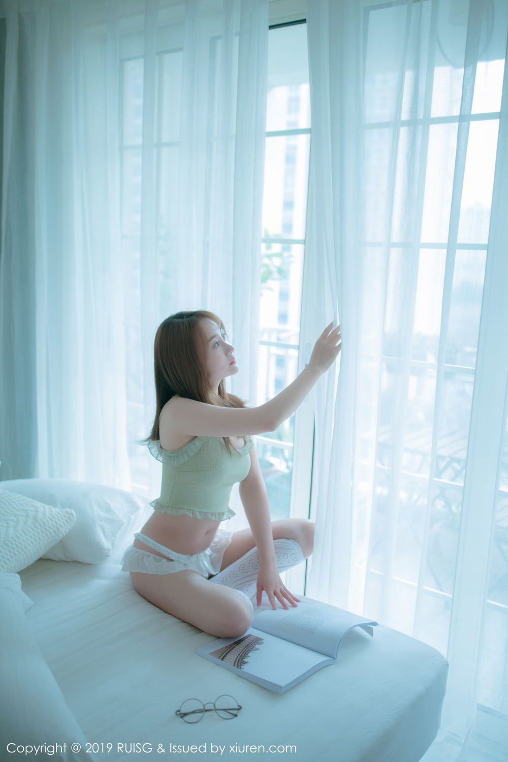 [RUISG]高清写真图 2019.09.02 VOL.080 风衣月Lucy