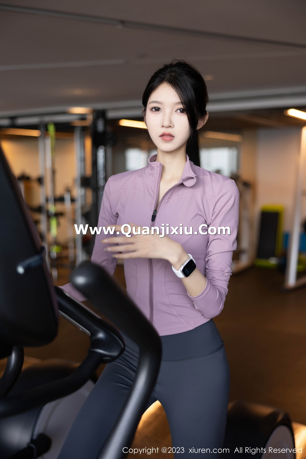 [XiuRen]高清写真图 2023.09.25 No.7438 程程程- 运动美腿