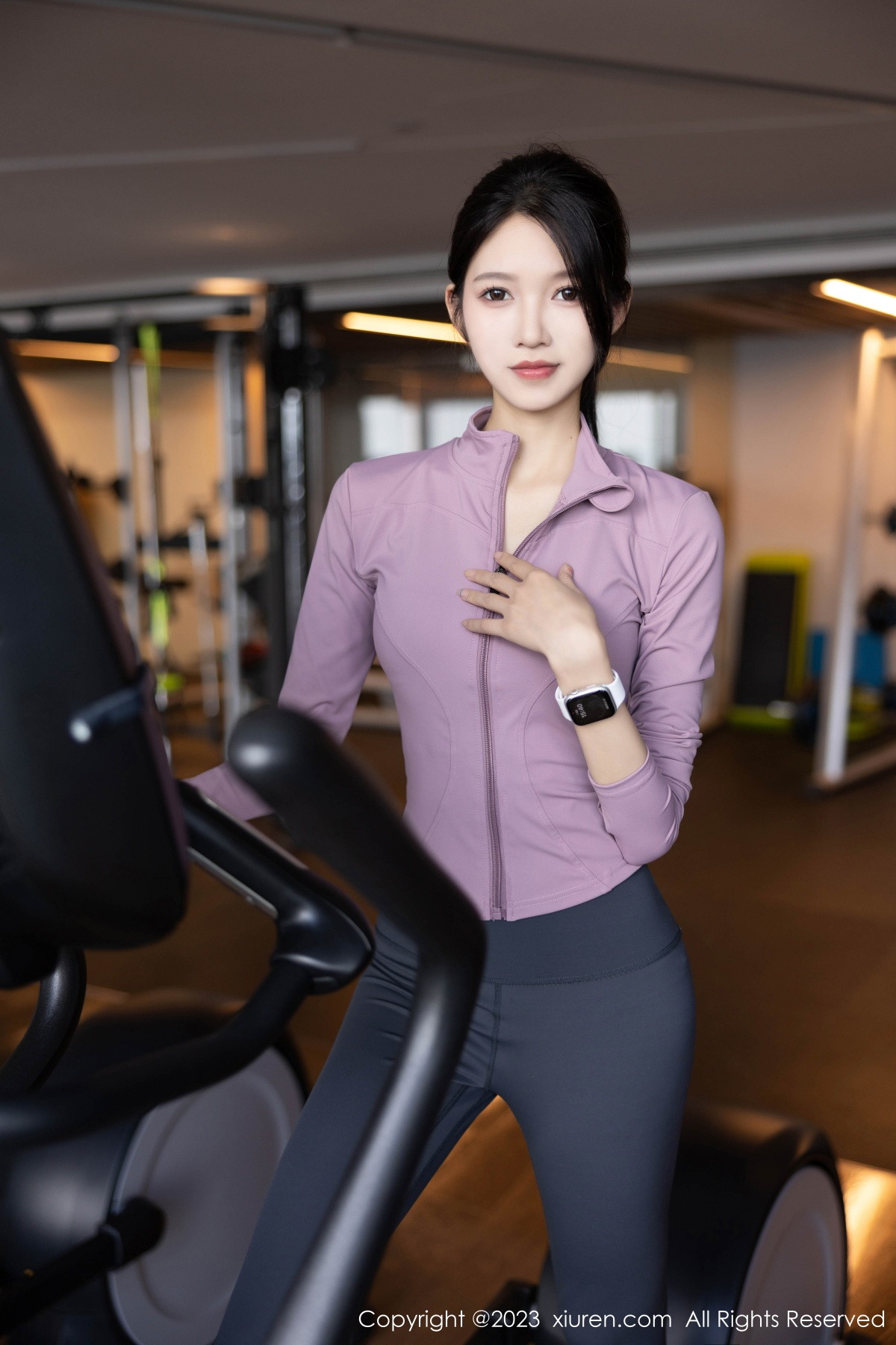 [XiuRen]高清写真图 2023.09.25 No.7438 程程程- 运动美腿