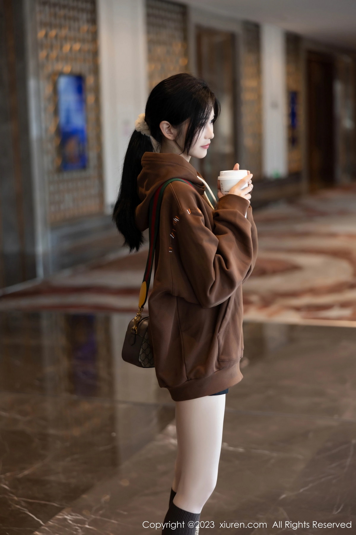 [XiuRen]高清写真图 2023.10.10 No.7488 程程程- 清纯美腿