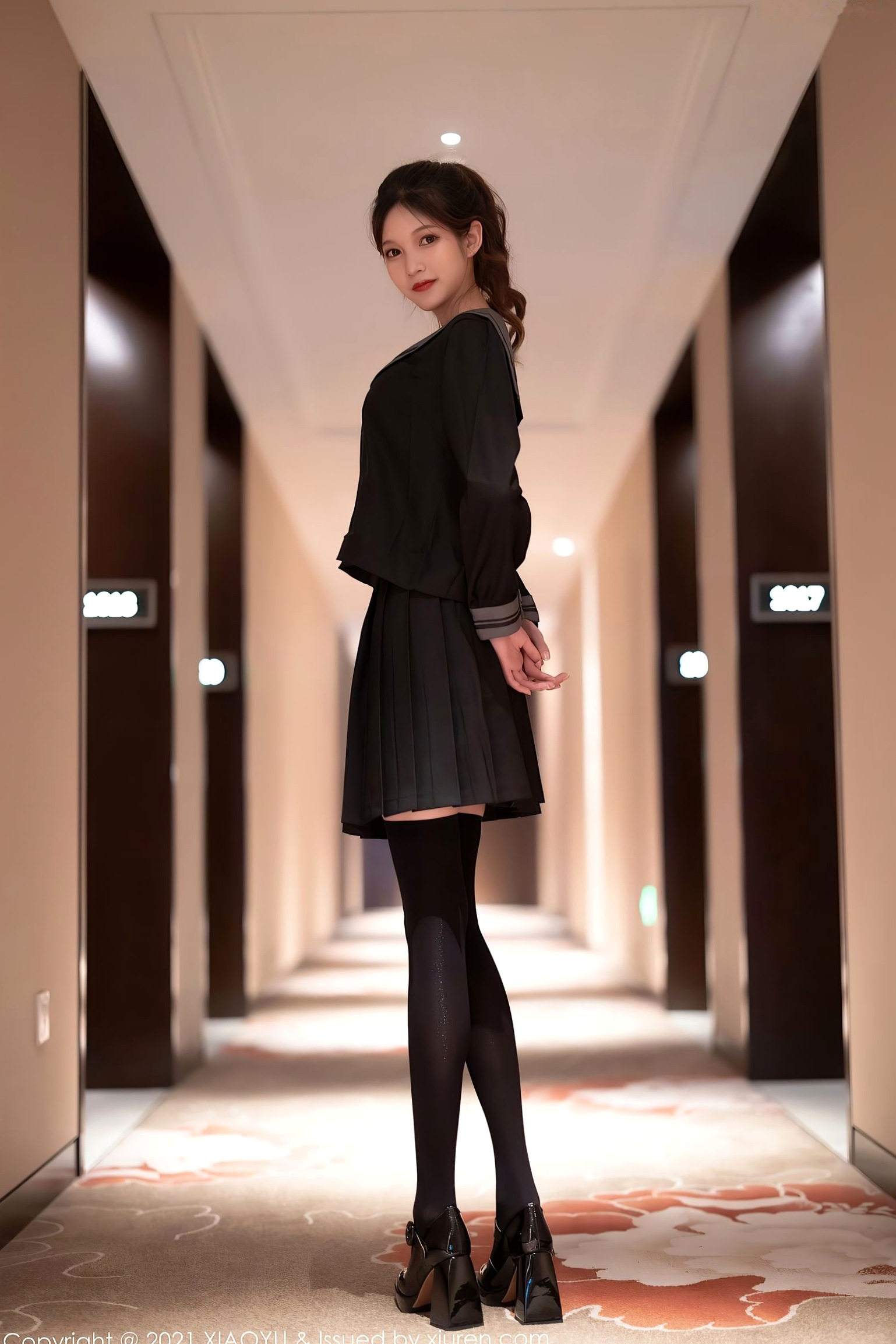 XiaoYu语画界-591-程程程-私房室内学院制服诱惑与黑丝内衣大尺度写真