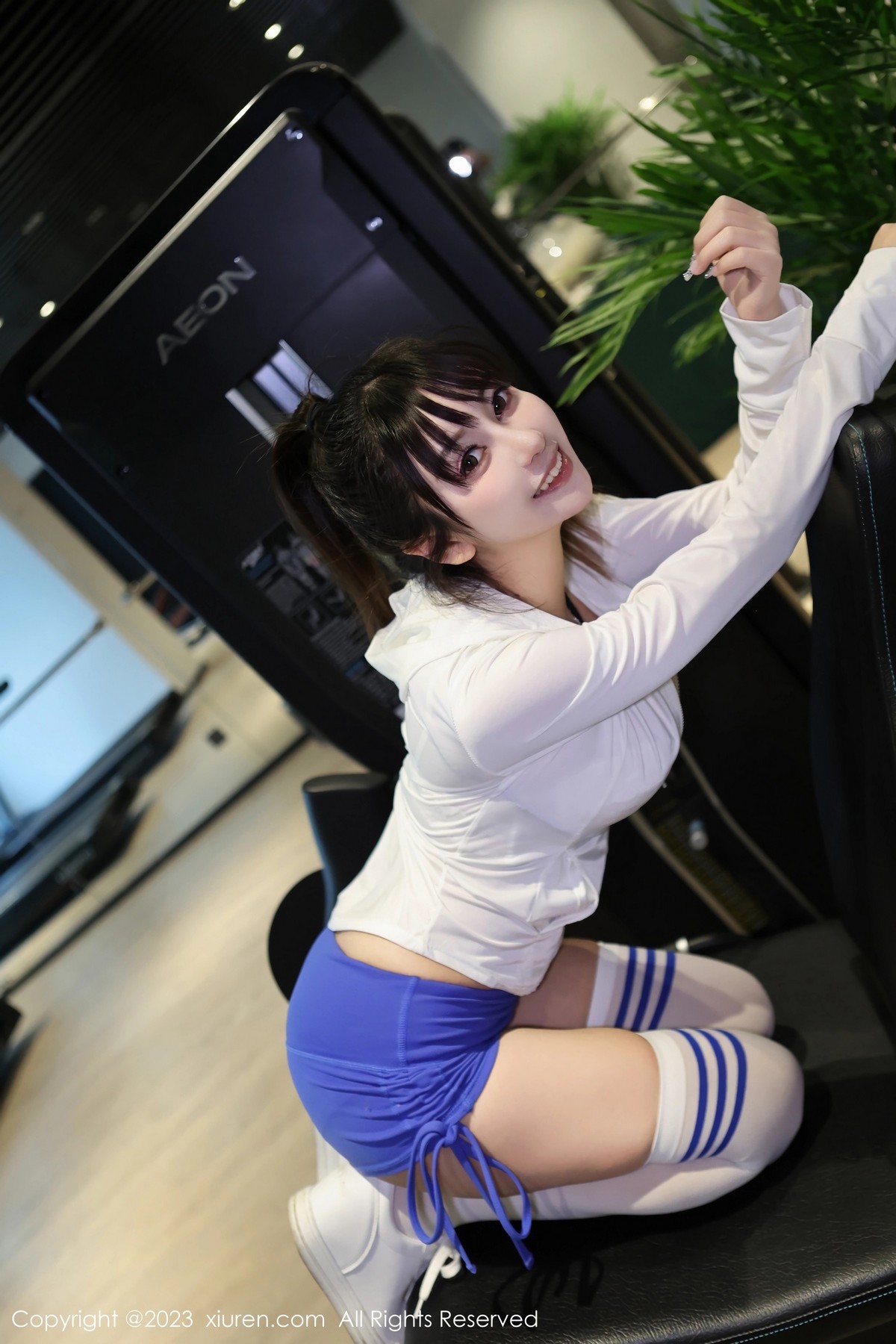 [XiuRen]高清写真图 2023.06.14 No.6909 夏希 丝袜美腿
