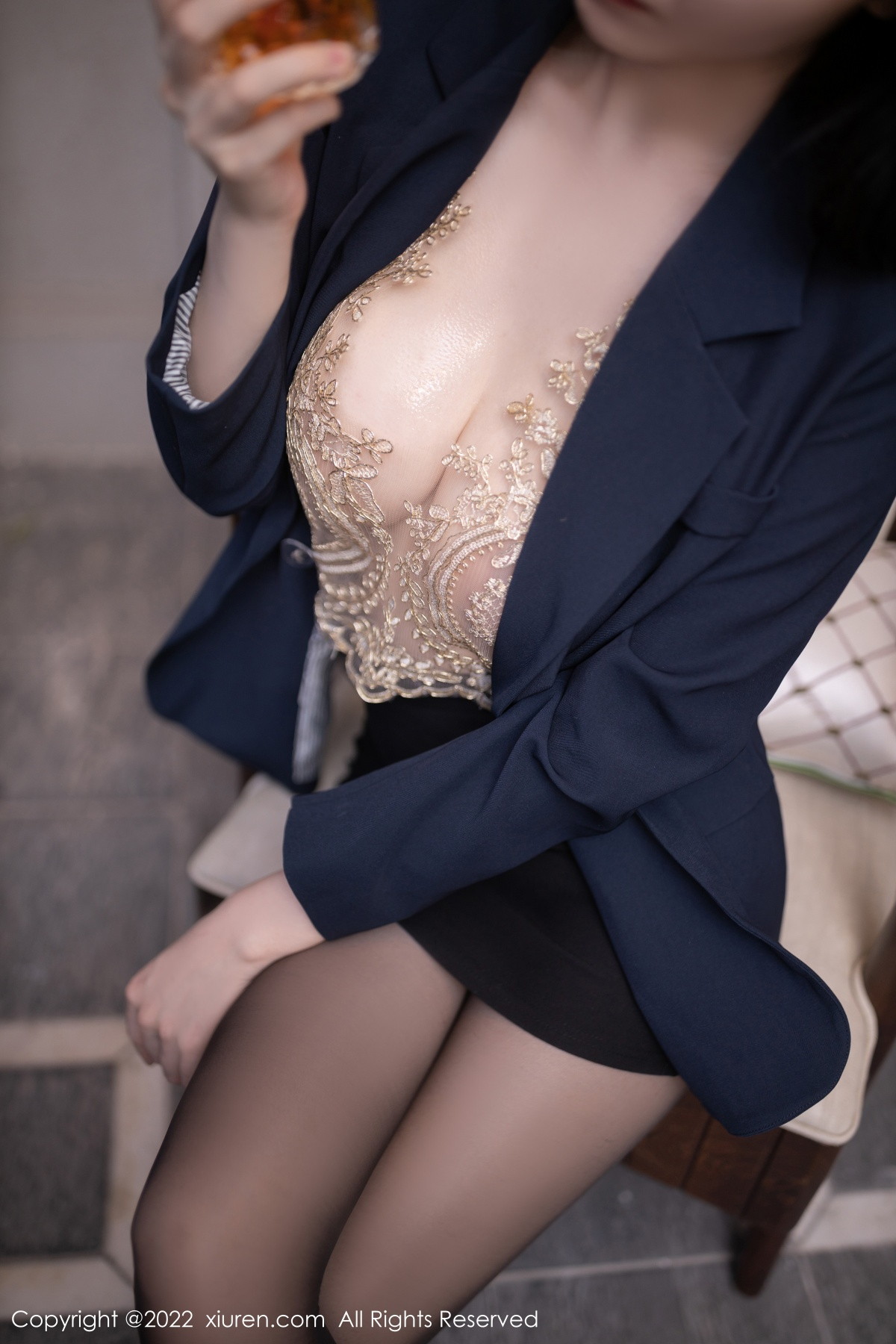 [XiuRen]高清写真图 2022.12.27 No.6051 安然anran 醉酒主题