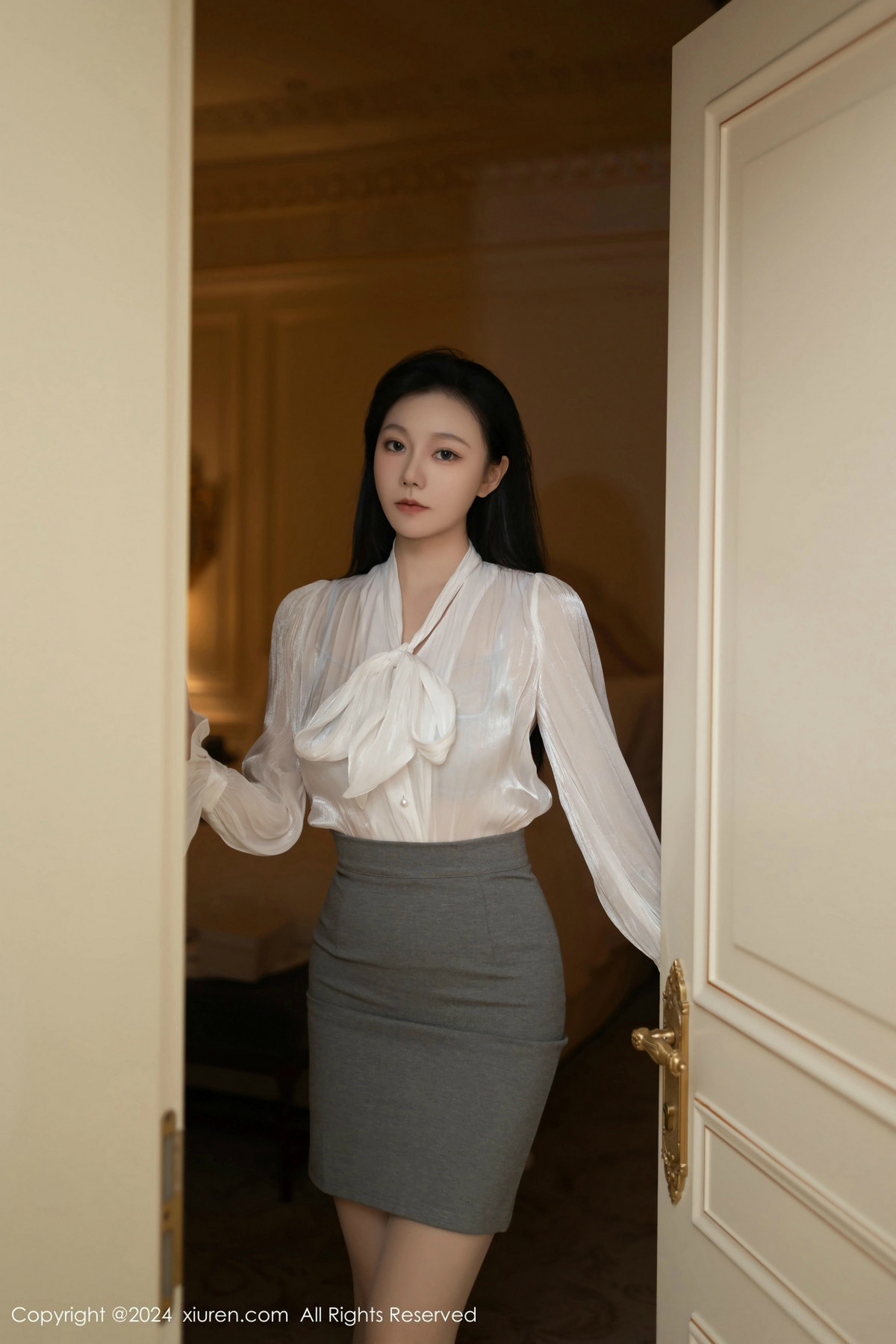 [XiuRen]高清写真图 2024.12.17 No.9613 安然anran 丝袜美腿