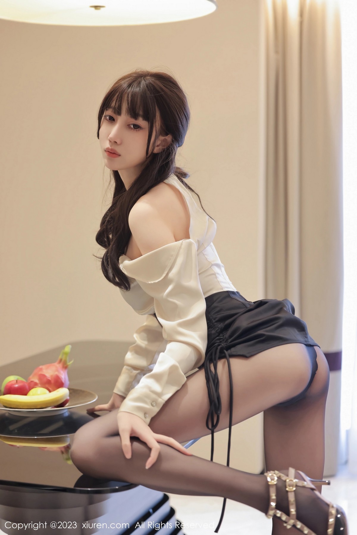 [XiuRen]高清写真图 2023.06.16 No.6929 玥儿玥er 黑丝美腿