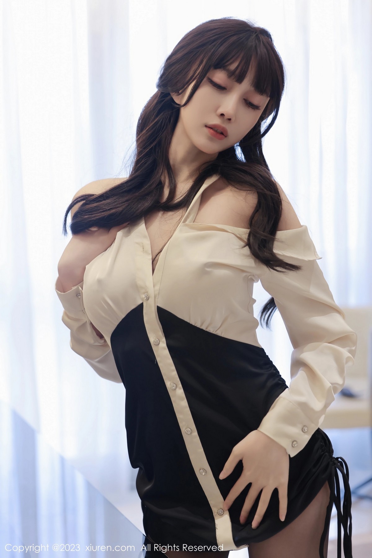 [XiuRen]高清写真图 2023.06.16 No.6929 玥儿玥er 黑丝美腿