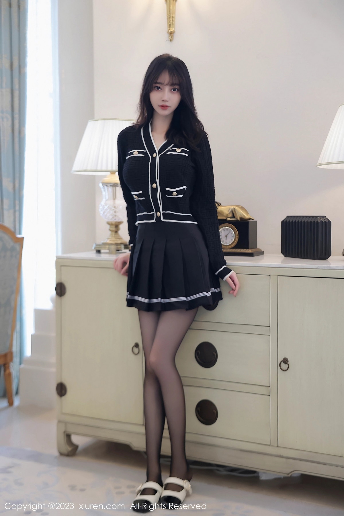 [XiuRen]高清写真图 2023.08.25 No.7287 玥儿玥er 黑丝美腿