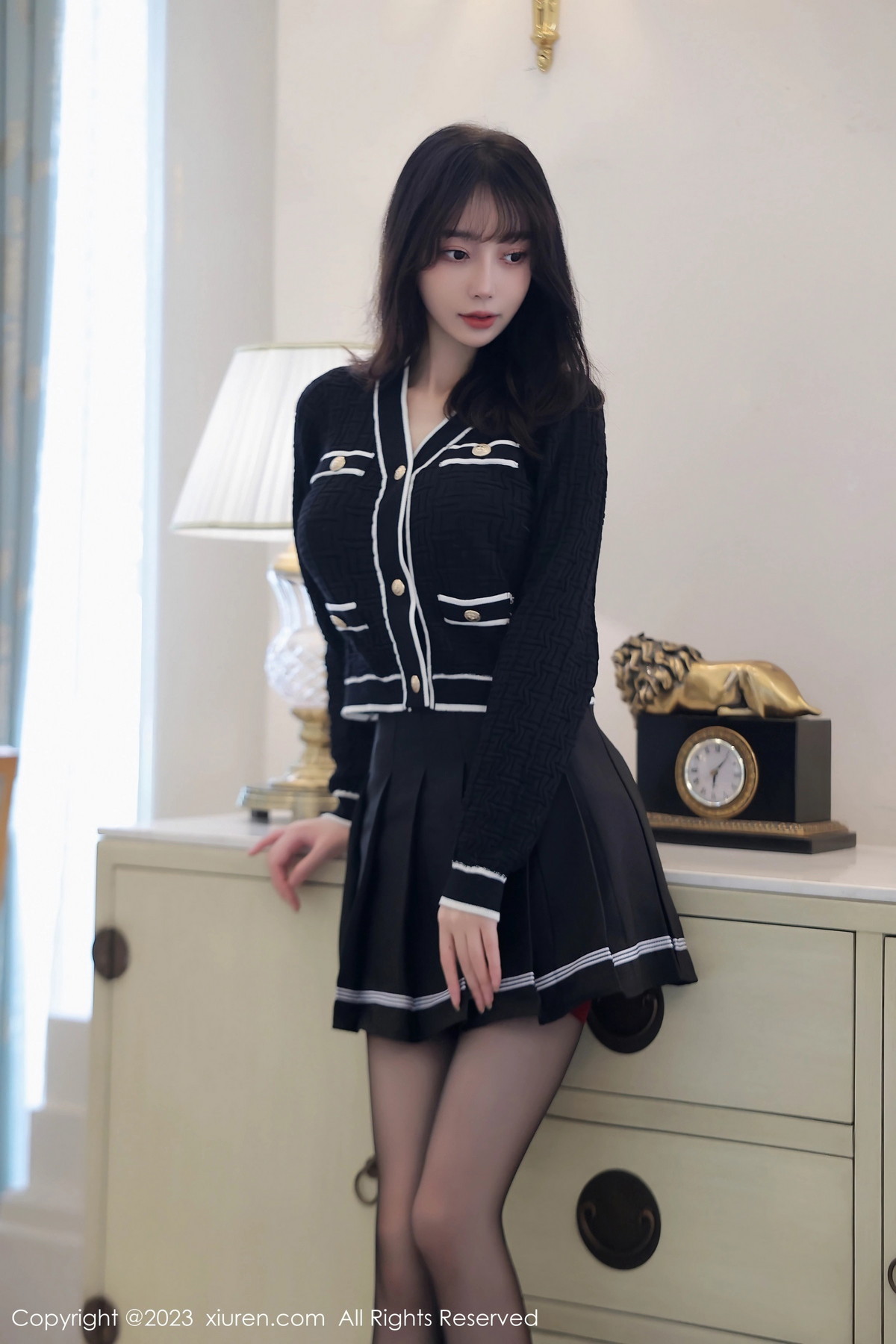 [XiuRen]高清写真图 2023.08.25 No.7287 玥儿玥er 黑丝美腿