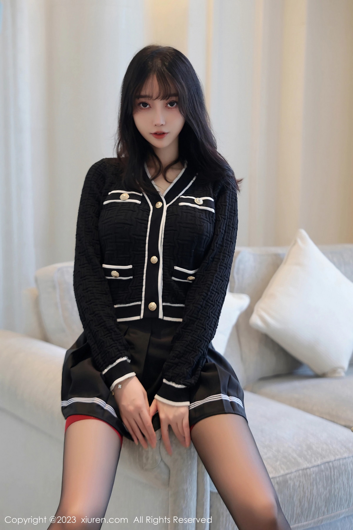 [XiuRen]高清写真图 2023.08.25 No.7287 玥儿玥er 黑丝美腿