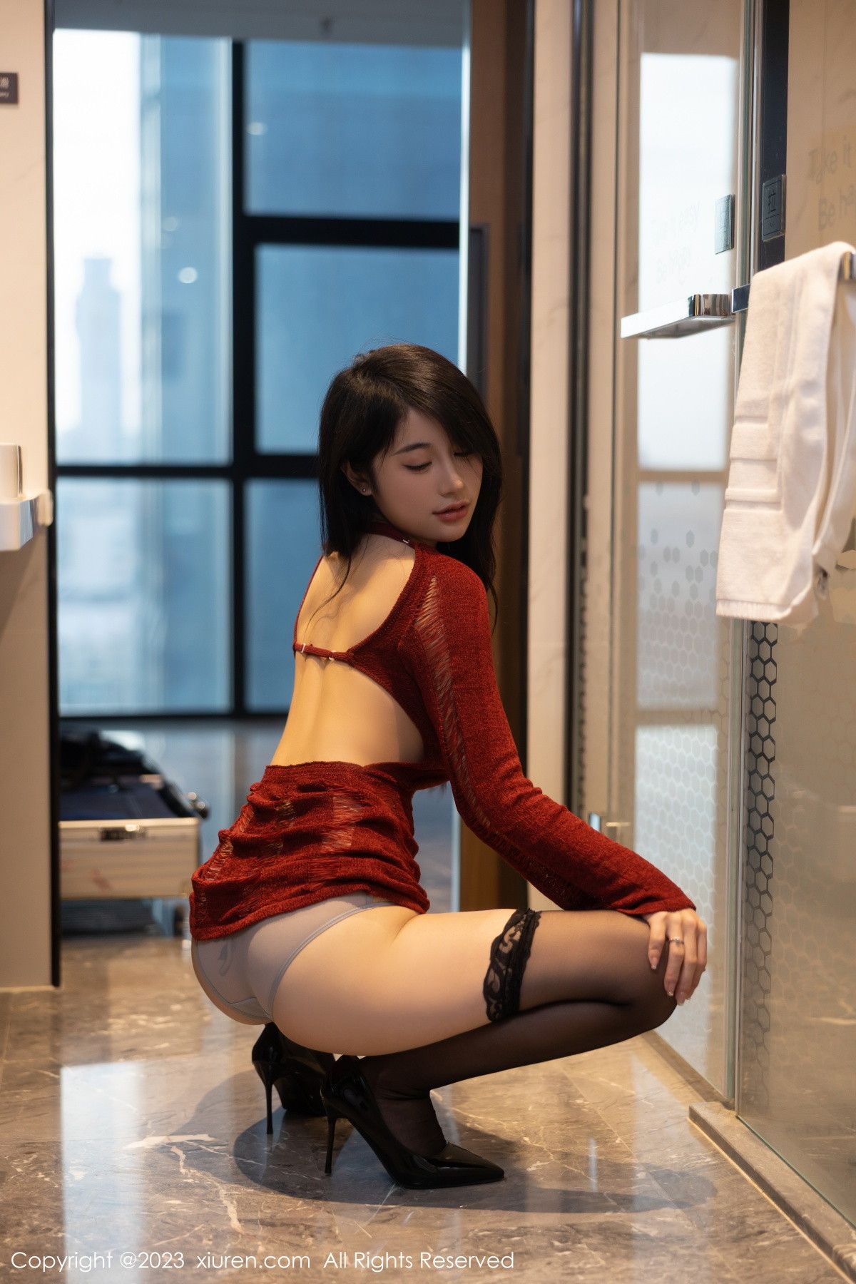 [XiuRen]高清写真图 2023.01.05 No.6087 美七Mia 黑丝美臀