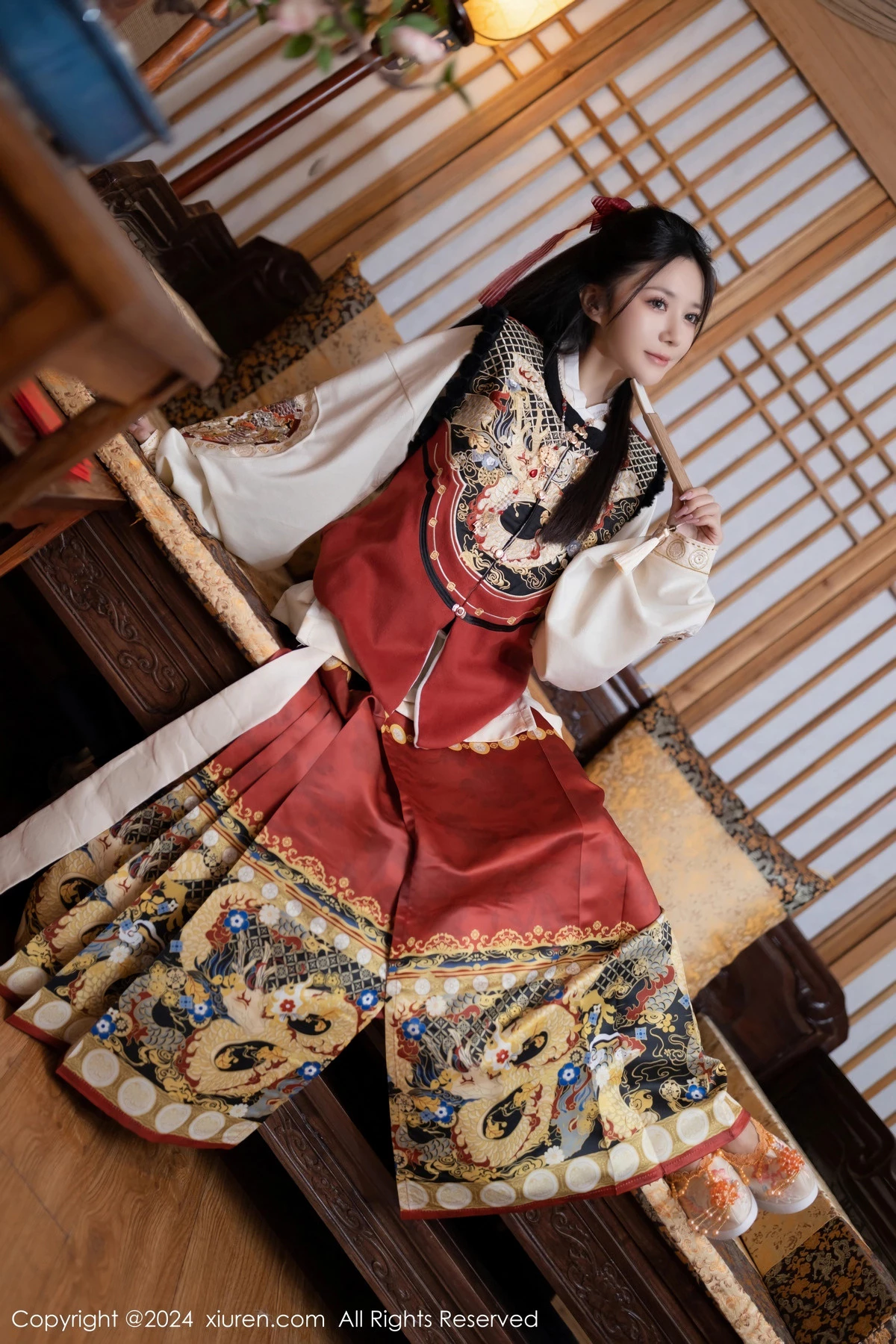 [XiuRen]高清写真图 2024.02.08 No.8095 鱼子酱Fish 美腿妩媚