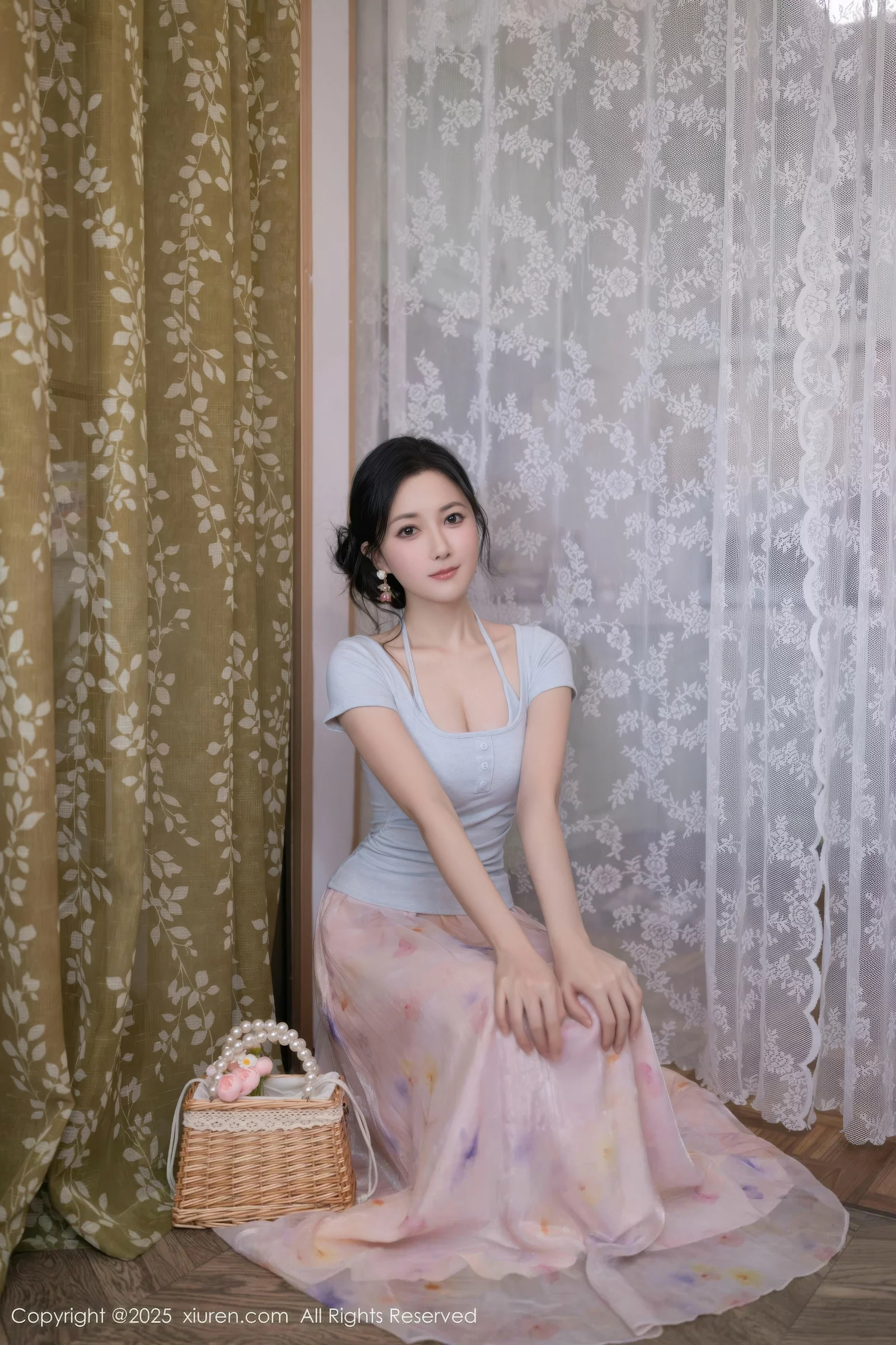 [XiuRen]高清写真图 2025.08.15 No.10656 鱼子酱Fish 肉色丝袜