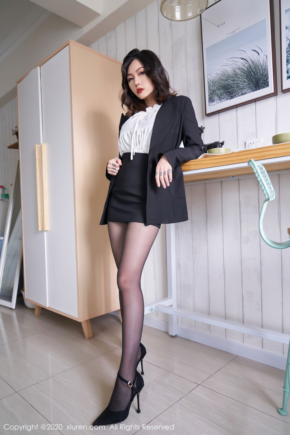 [XiuRen]高清写真图 2020.10.29 No.2711 舌尖上的菊花Ace