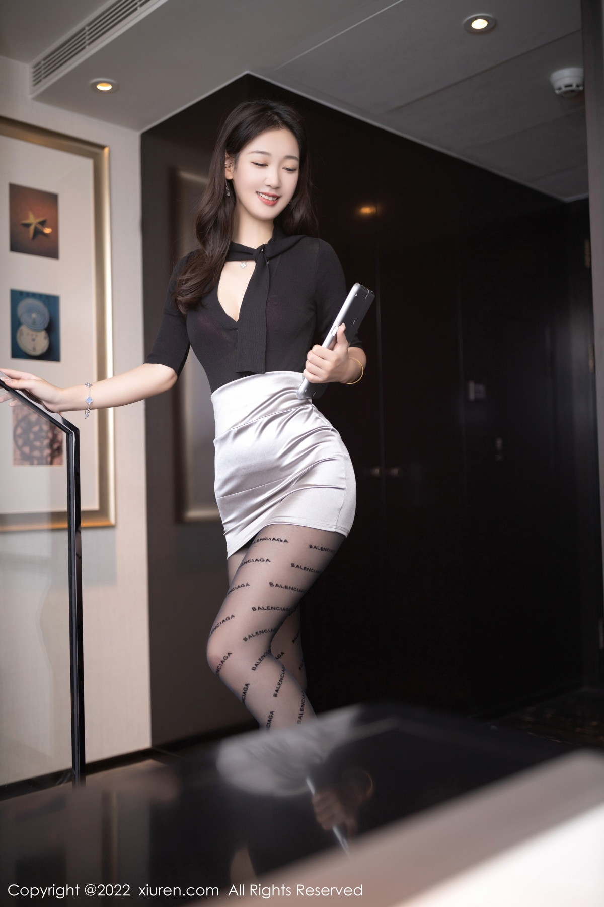 [XiuRen]高清写真图 2022.11.21 No.5887 唐安琪 黑丝短裙