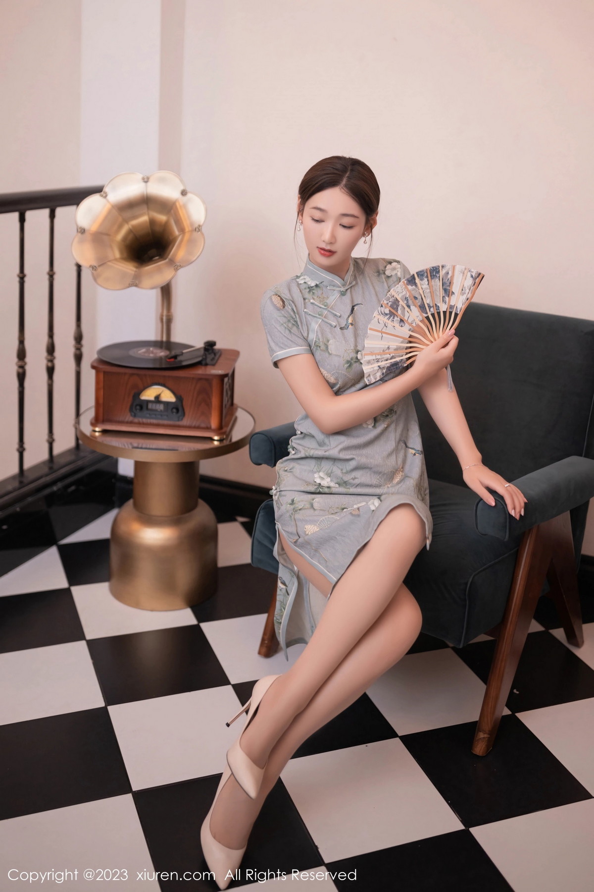[XiuRen]高清写真图 2023.08.14 No.7232 唐安琪 美腿旗袍