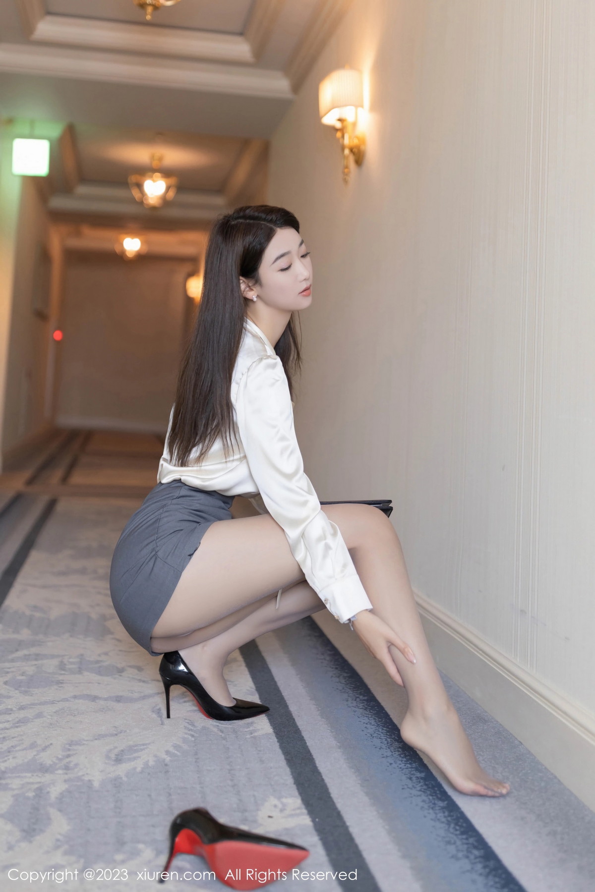 [XiuRen]高清写真图 2023.11.13 No.7655 唐安琪 丝袜短裙