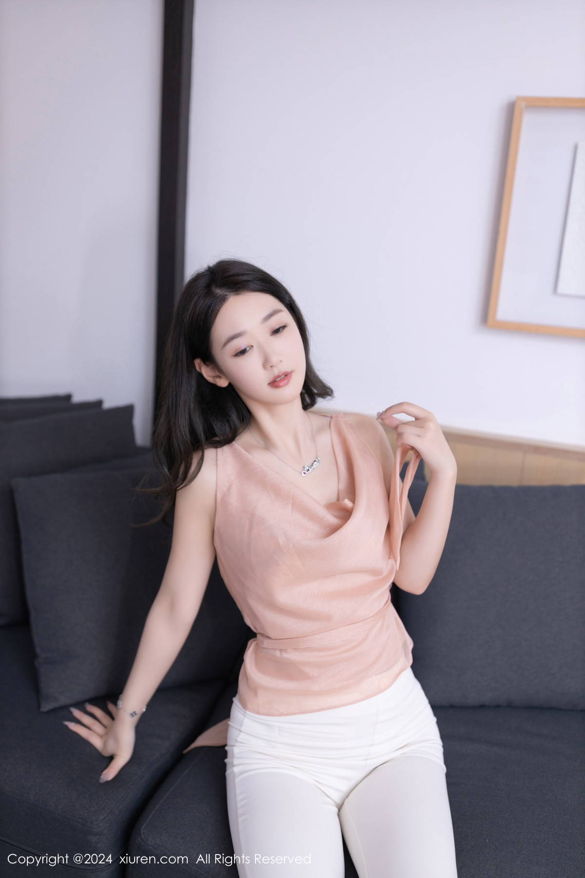 [XiuRen]高清写真图 2024.06.17 No.8714 唐安琪 美腿丝袜