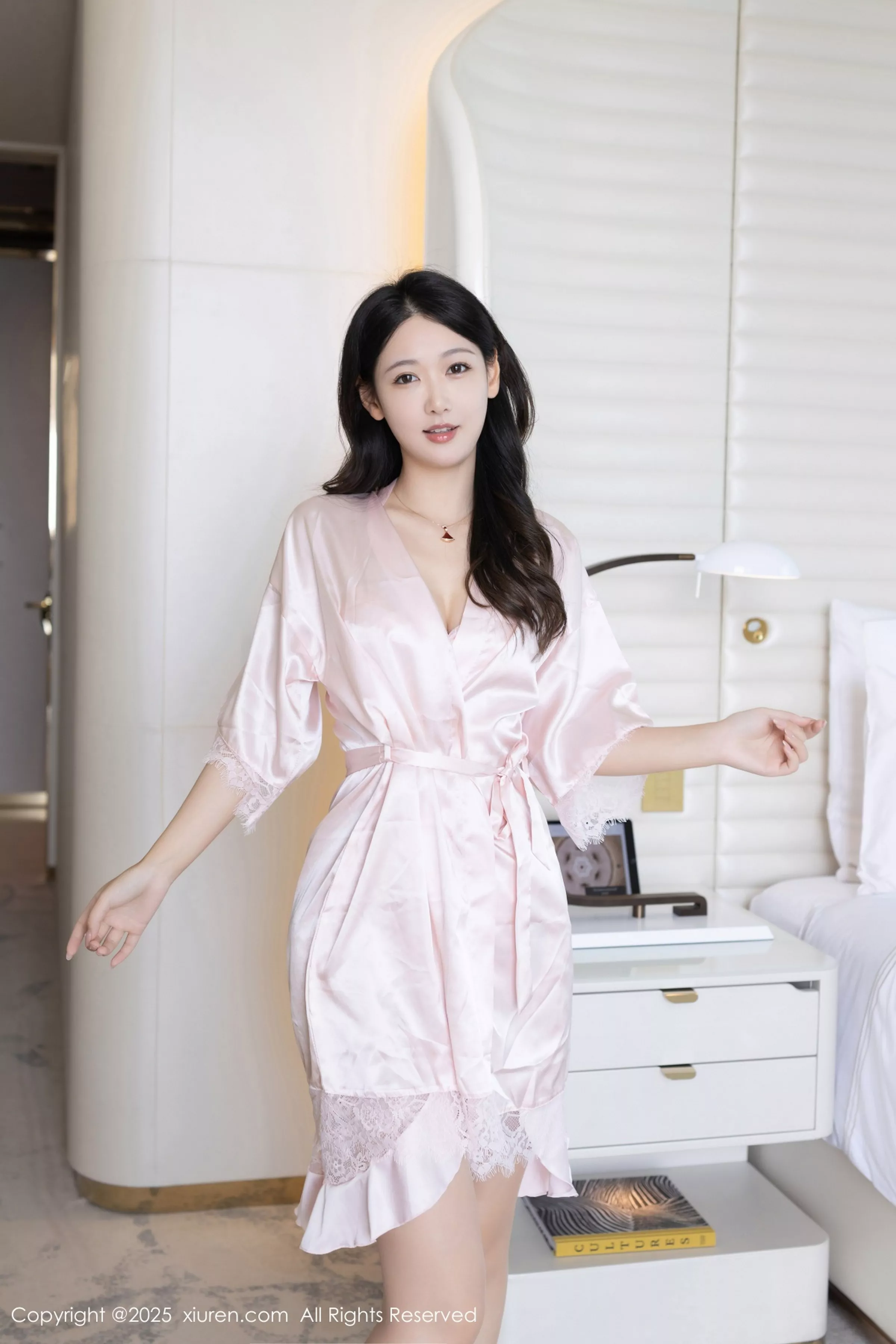 [XiuRen]高清写真图 2025.04.14 No.10150 唐安琪 肉色丝袜