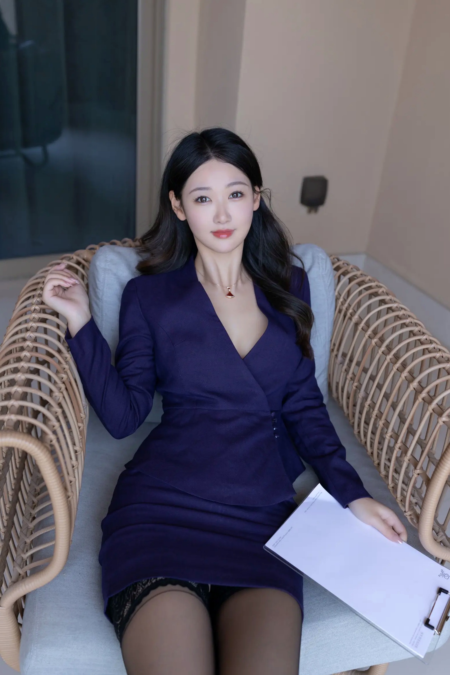 唐安琪 职场OL风西装制服诱惑 私房美腿黑丝性感内衣套装[87P]