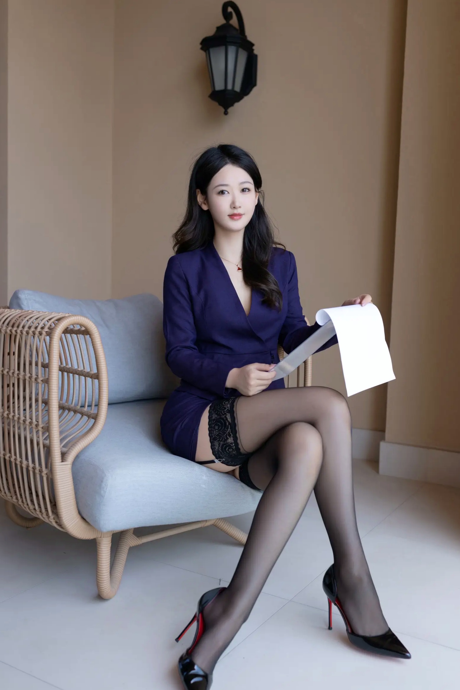 唐安琪 职场OL风西装制服诱惑 私房美腿黑丝性感内衣套装[87P]