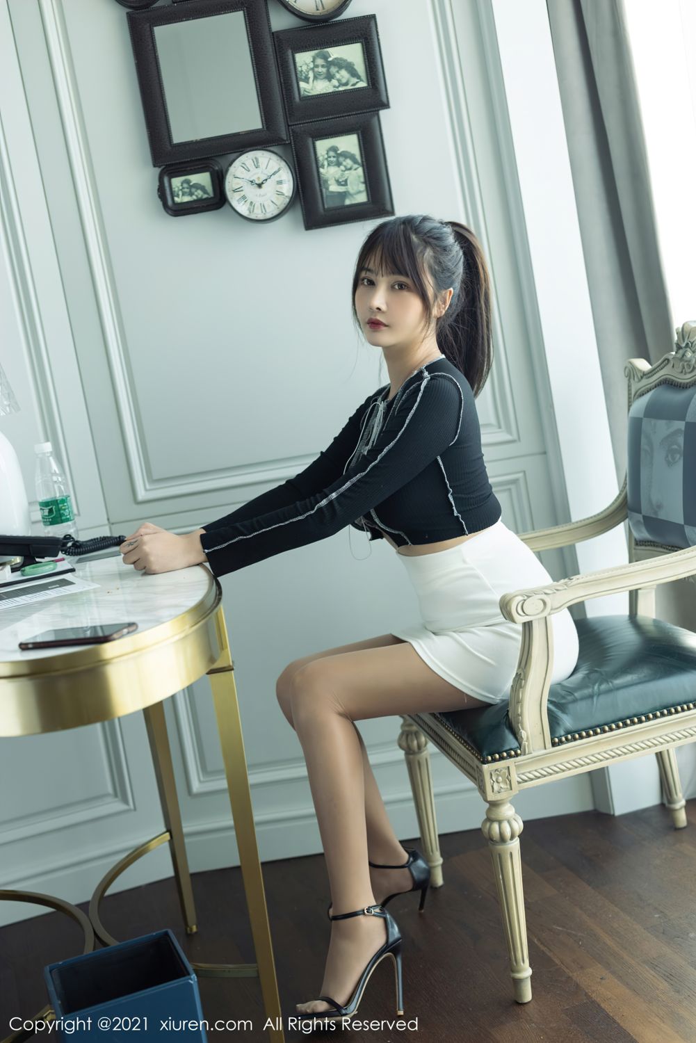 丰满妹子萌奈子 超A的短裙有致