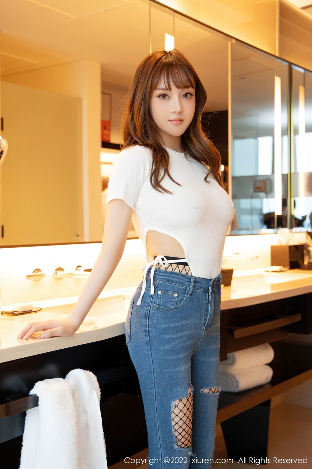 [XiuRen]高清写真图 2022.03.17 No.4729 豆瓣酱
